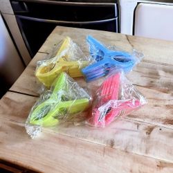 $5 for Laundry Plastic Clothespins (16)