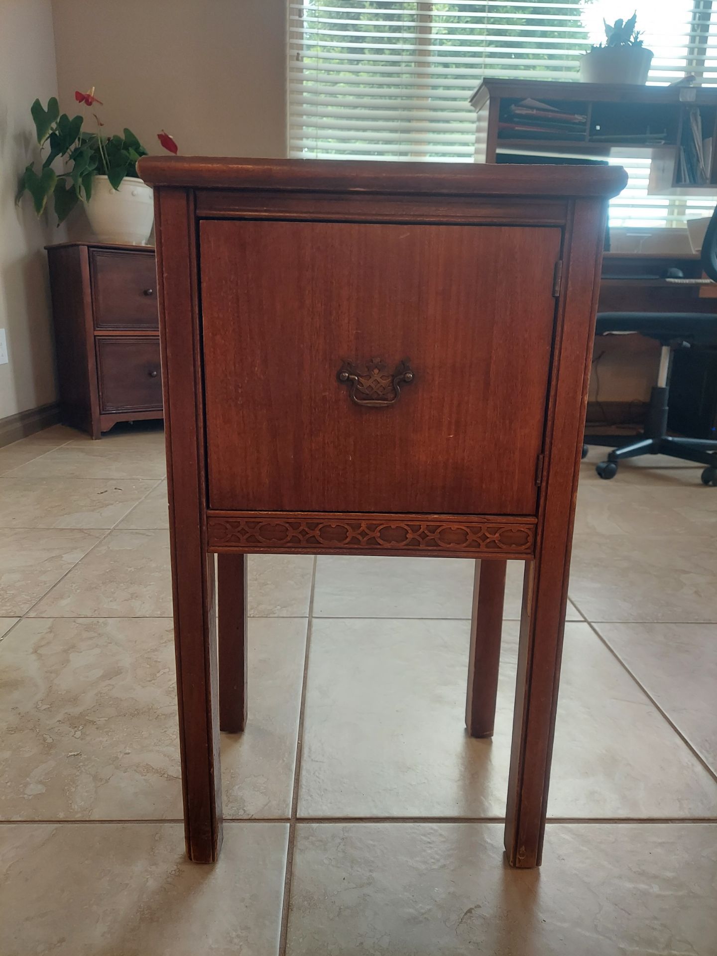 Vintage Humidor/smoking cabinet table