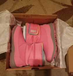 Brand New Girl's UGG Waterproof Boots Pink Size 3