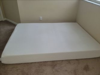 MOVING SALE!: Full-size  Matress New Condition