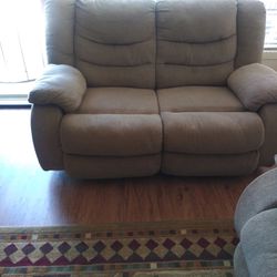 Recliners Sofa & Loveseat In good condition