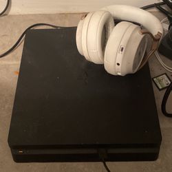 PS4 Slim With Wireless Headset Included