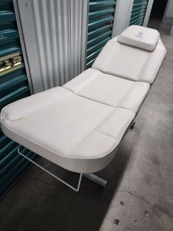 LUXMARS White Facial Massage Bed (x 2)