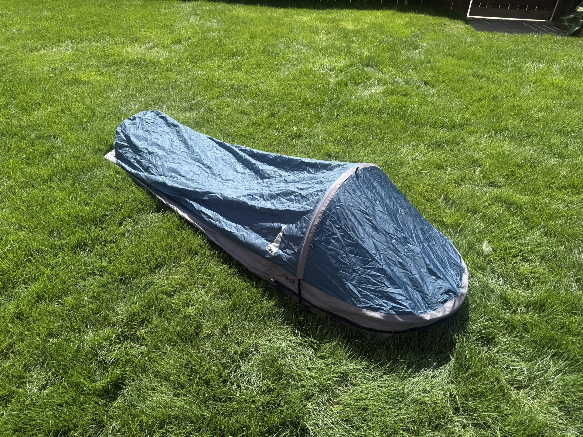 Outdoor Research Alpine Bivy – Telo Bivacco GORE-TEX Impermeabile E Traspirante, Leggero 907g, Per Missioni In Solitaria