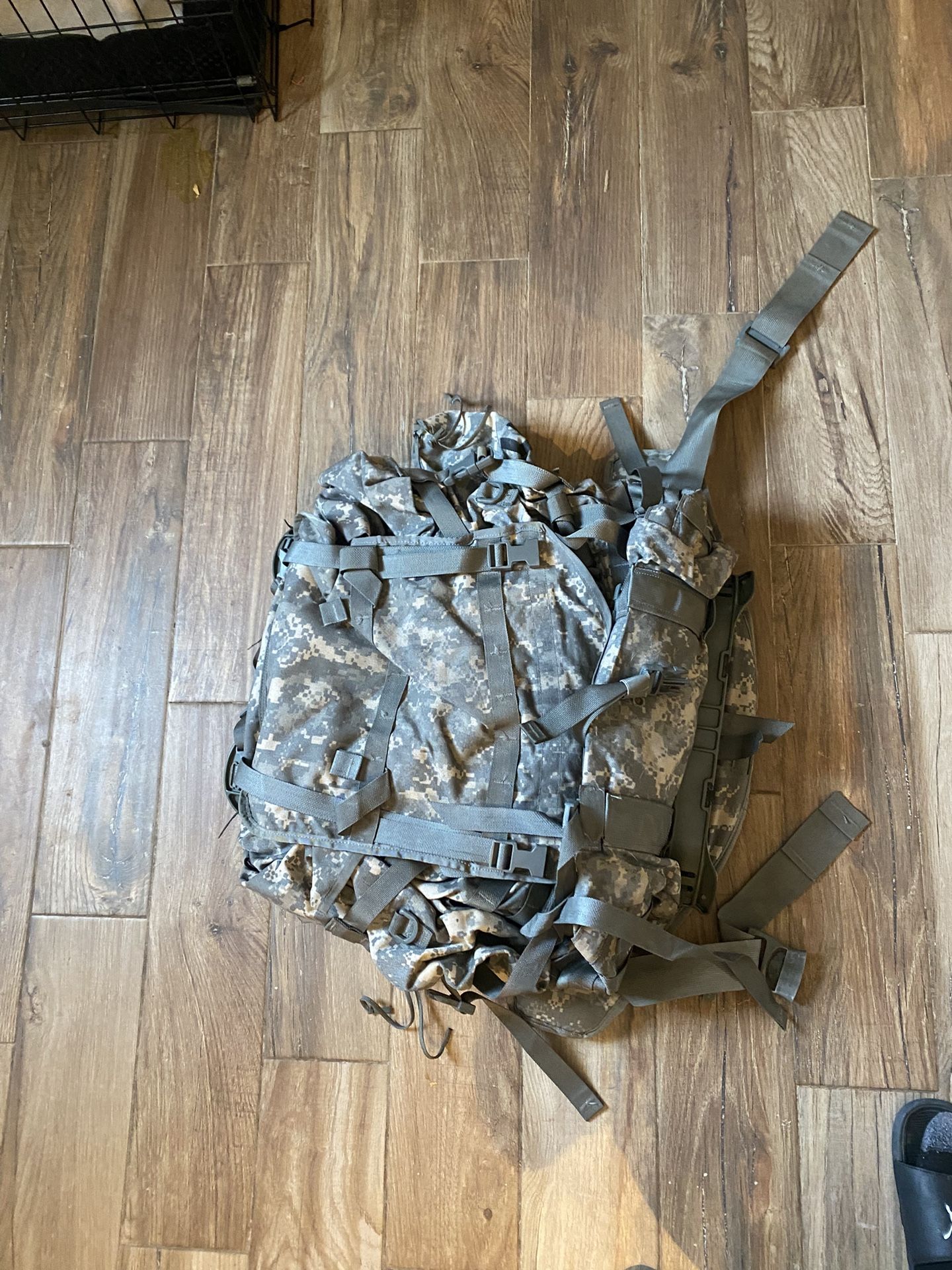 Army Rugsack With Back Brace 