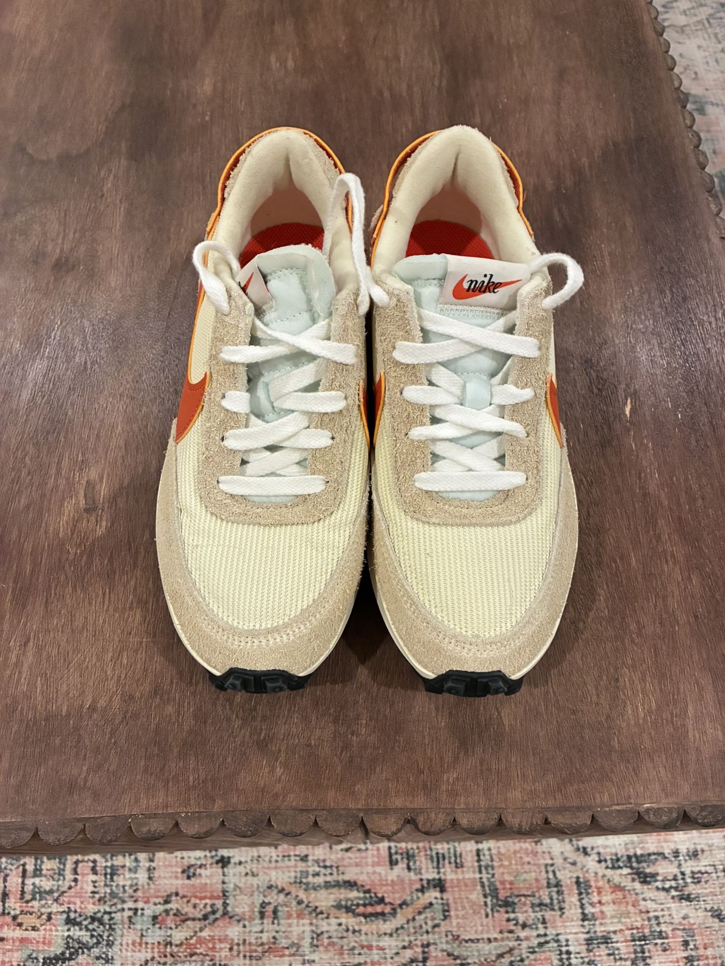 WOMEN'S NIKE WAFFLE DEBUT VINTAGE RUNNING SHOES