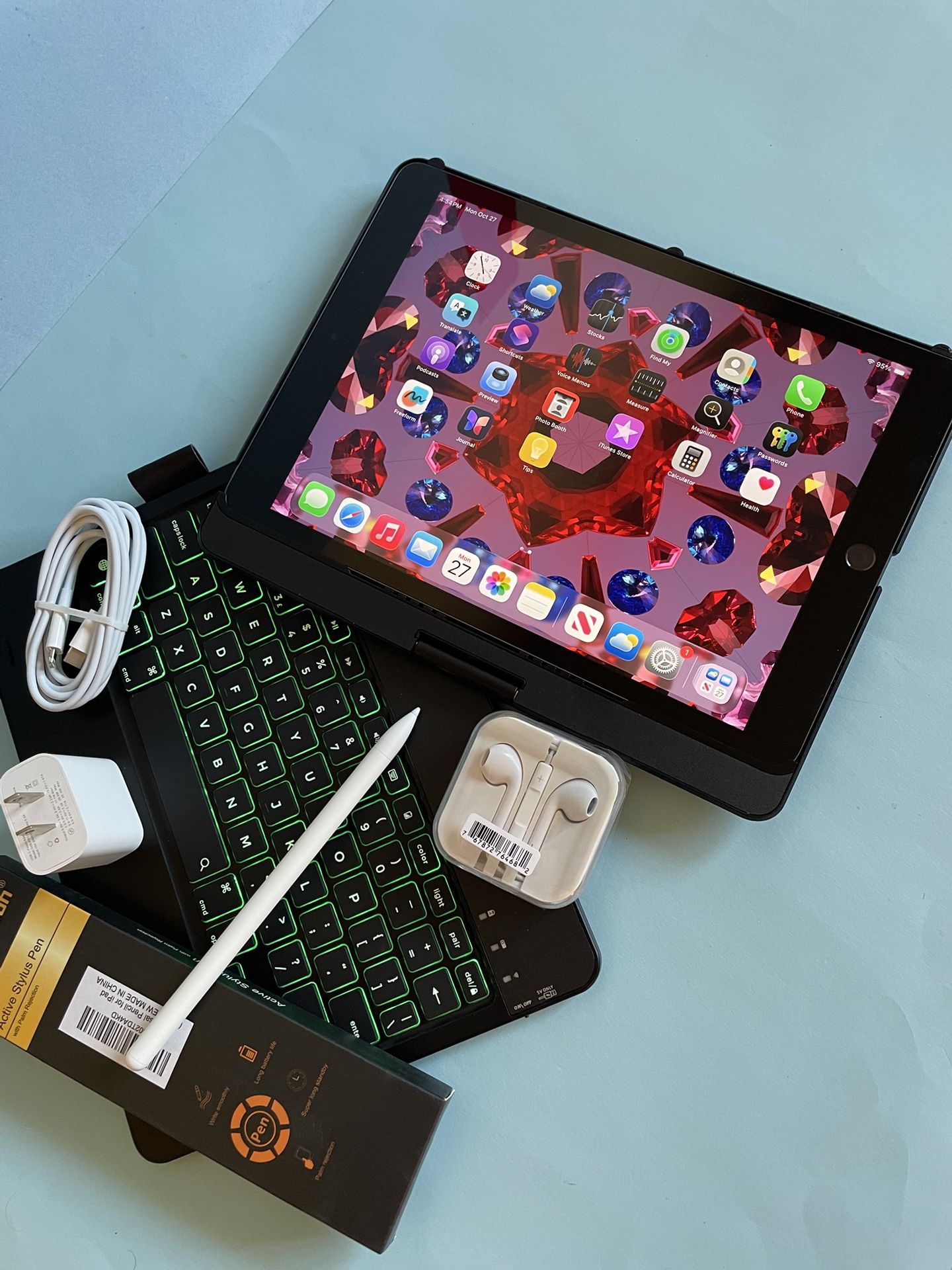 Apple IPad 9th Generation (10.2” Retina /Touch ID /IOS 18/ 2021 Model) 64GB with Pen, Keyboard & Accessories