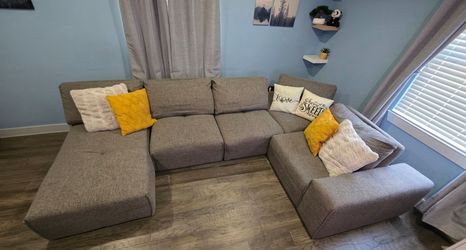 5-Piece Contemporary Sectional Sofa – Gently Used