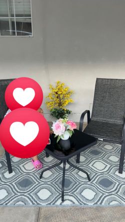 Chairs with table