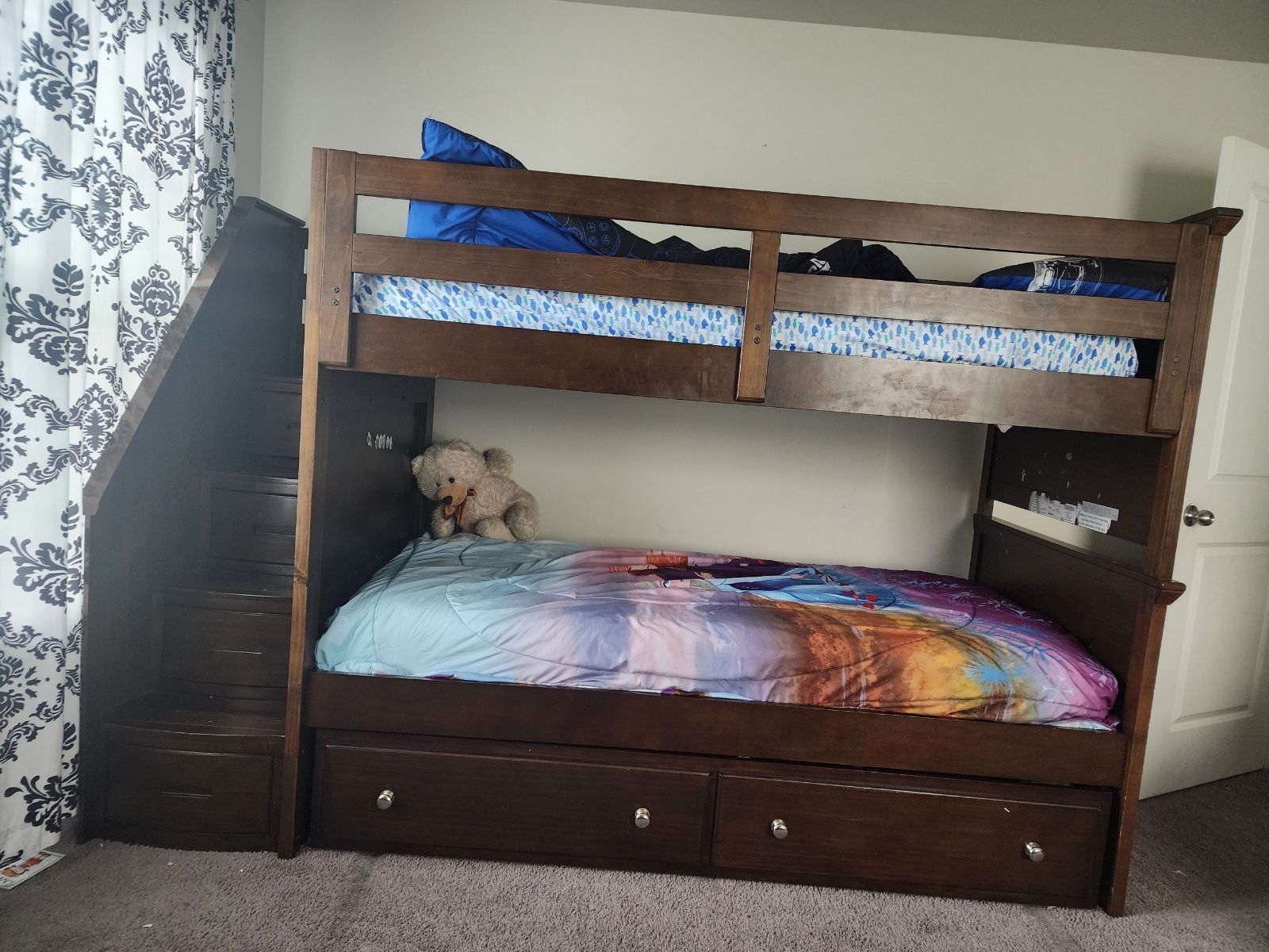 Bunk bed 