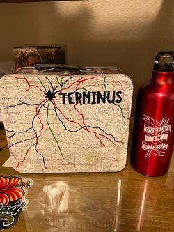 walking dead, terminus lunchbox with Lucille water bottle