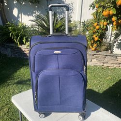 Light Weight Samsonite 28”x 17”x 12” Med/ Lrg Luggage