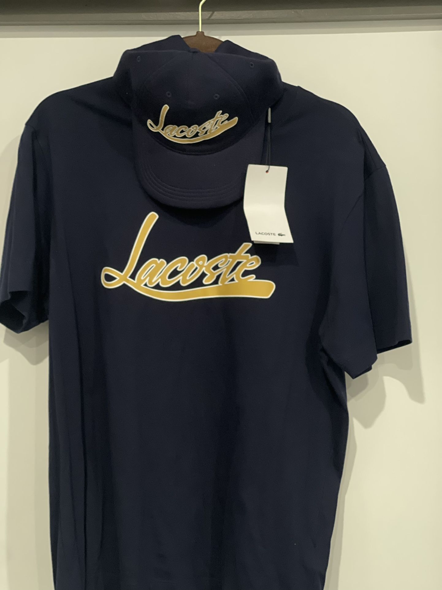 Lacoste T-Shirt & Hat 