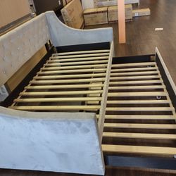 New Day Bed With Trundle