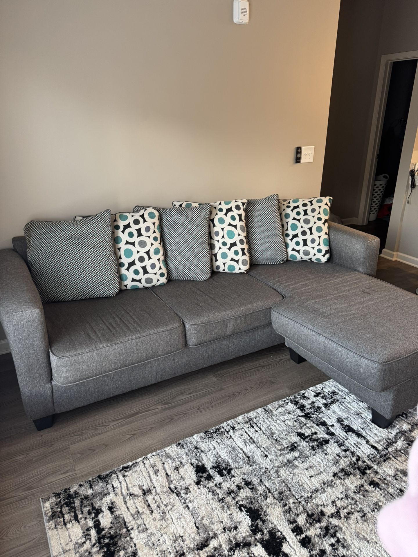 Gray Sectional Couch – Adjustable Chaise (Left or Right)