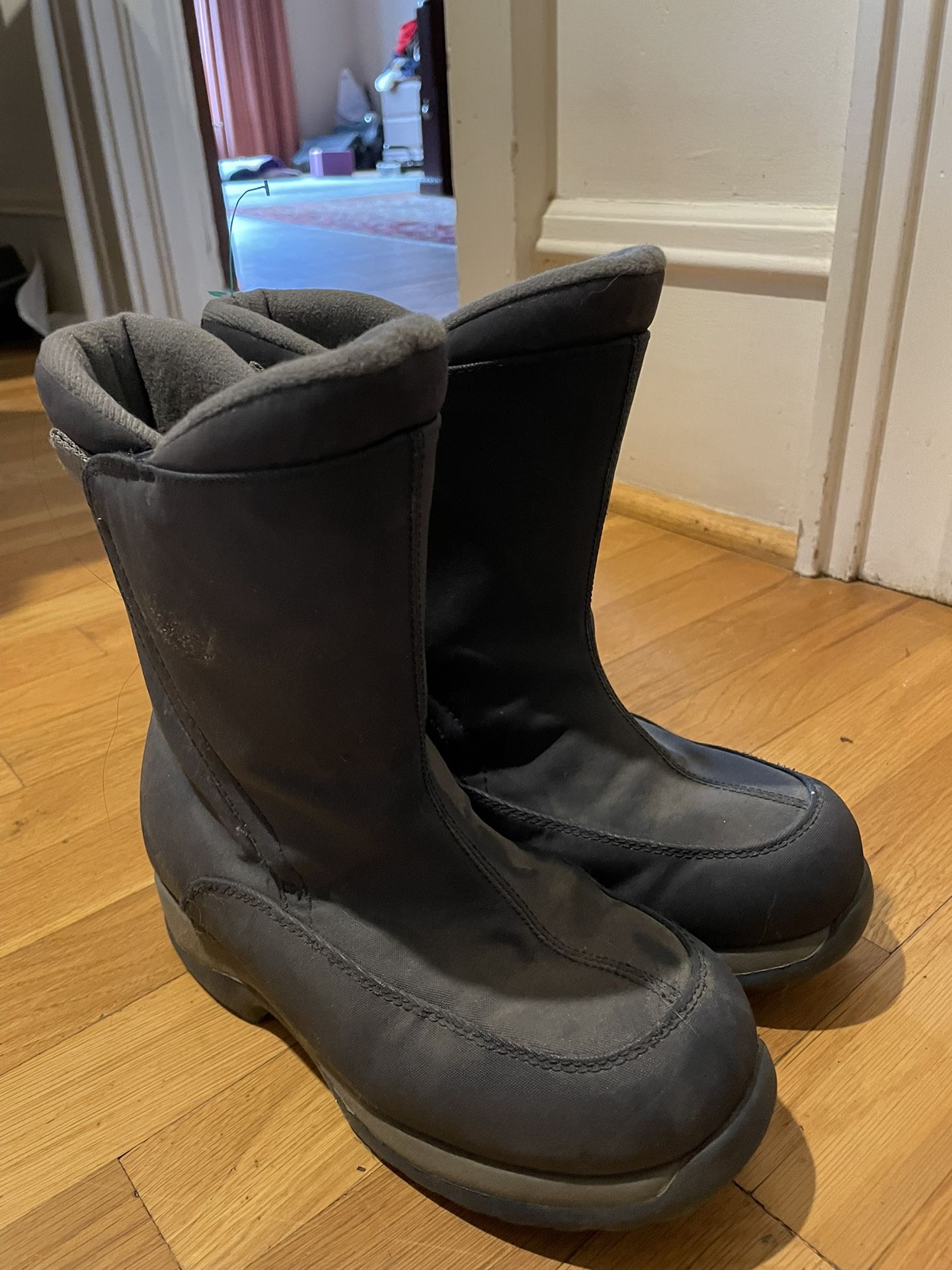 Kids Size 4 Winter Snow Boots Lands End