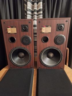 Vintage. Like New Shape. See Pics For Details . If Add Is Up They're Still Avalble .