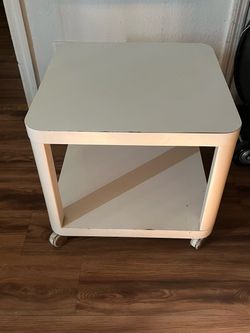 Table to put stuff