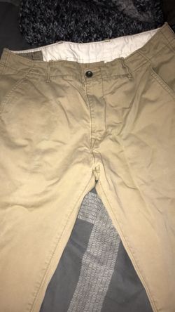 Men’s Levi chino pants