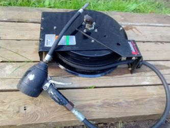 Oil hose and gun
