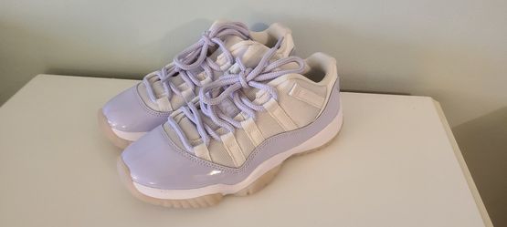 Air Jordan 11 Retro Low Pure Violet Womens SZ 6.5