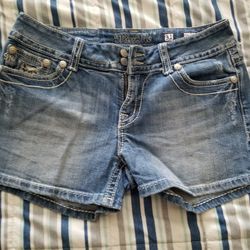 Like New Miss Me Shorts Size 31