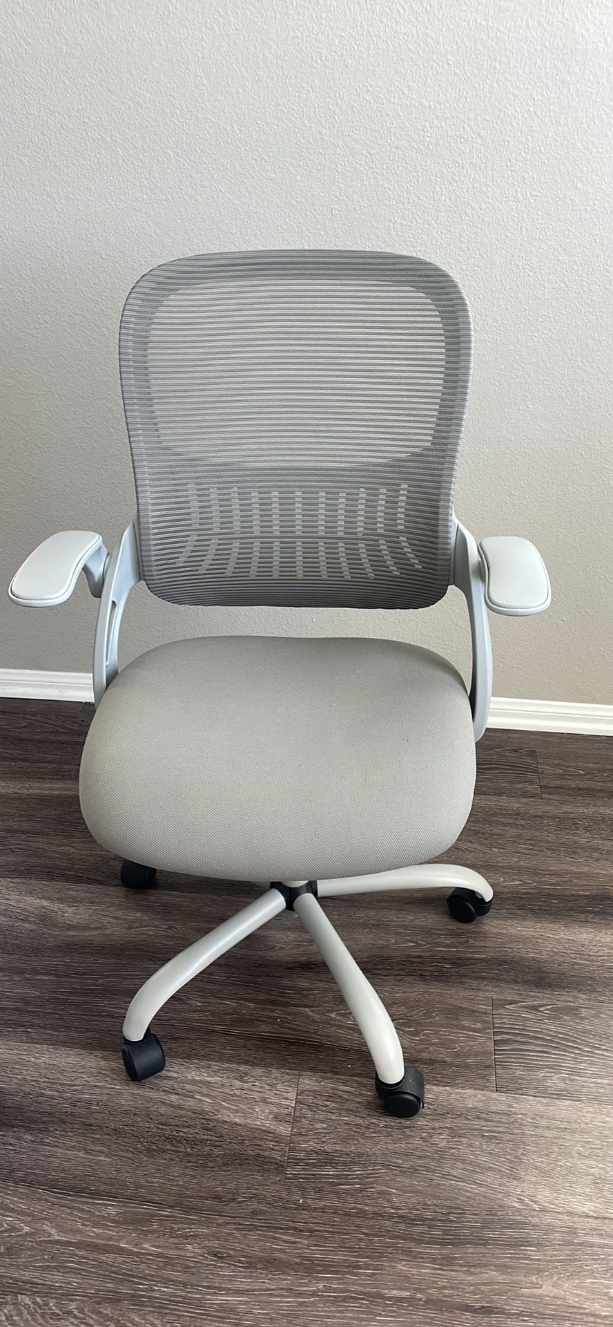 Desk/office chair