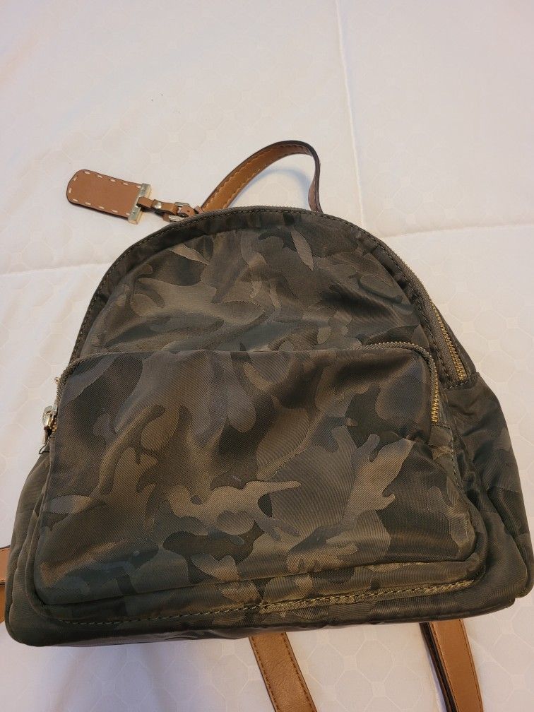 Green Tommy Backpack 