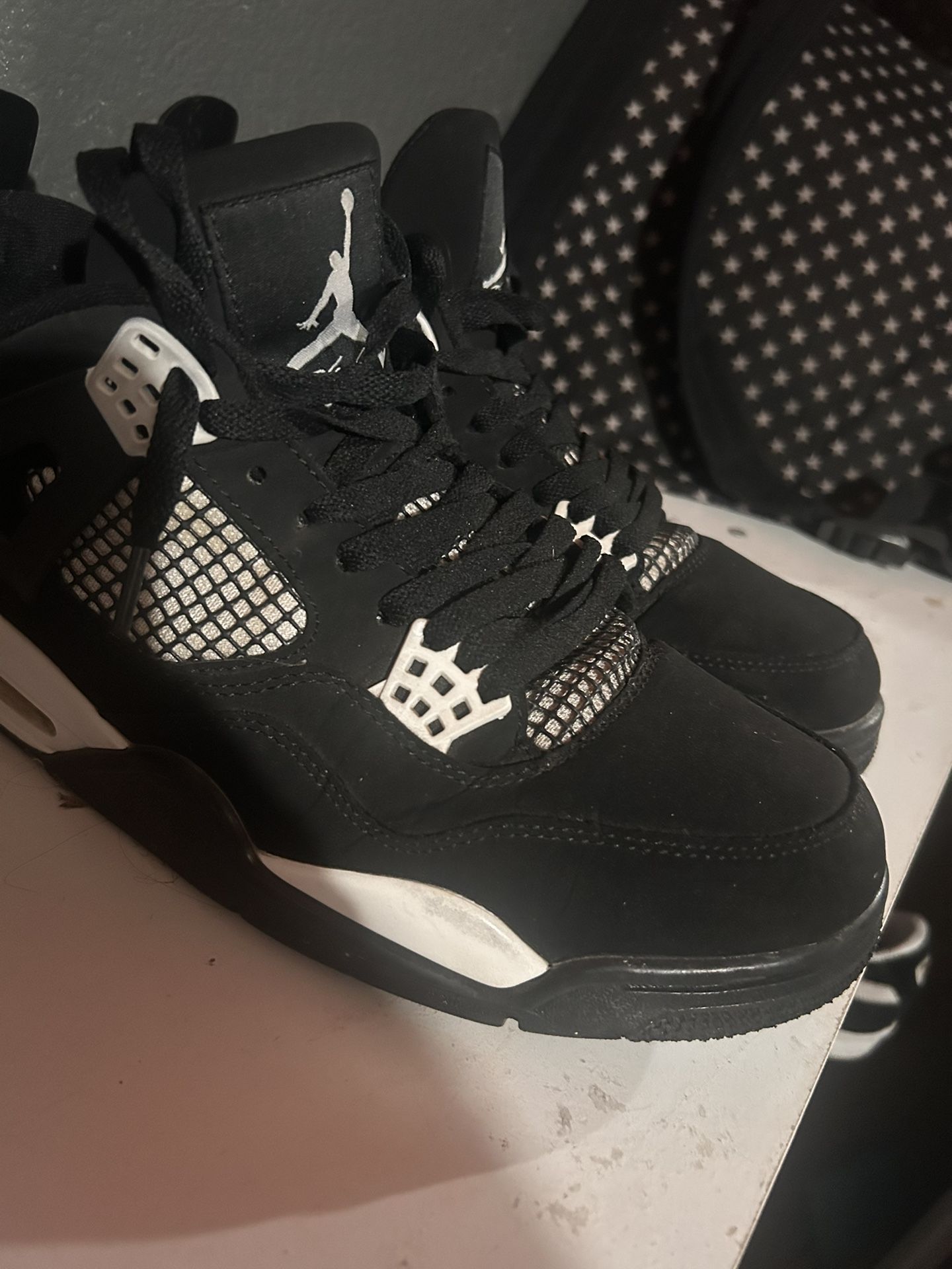 Jordan 4 White Thunders( Read Full Description)