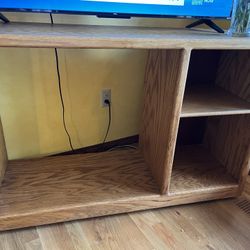 TV stand/ Entertainment Center 