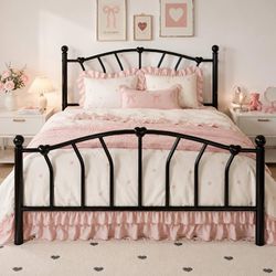 Queen Size Metal Bed Frame, Heart-Shaped Design, Black