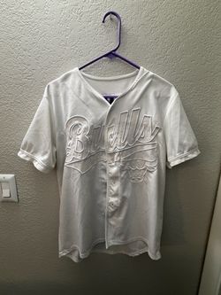 Bulls jersey size small