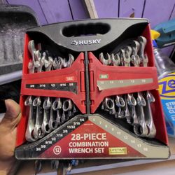 28 Piece Wrench Set 