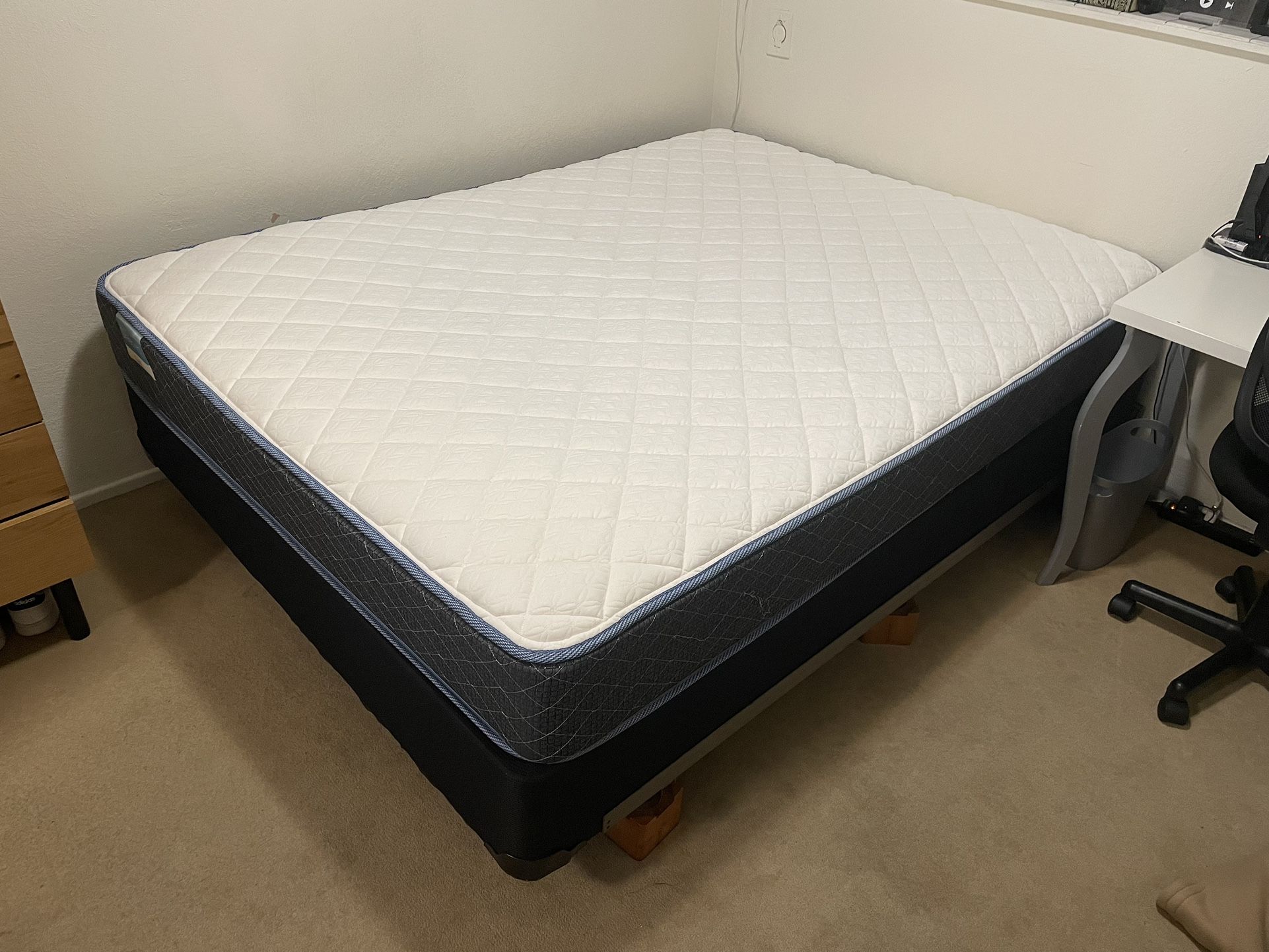 Queen Size Mattress for Sale in Berkeley, CA OfferUp