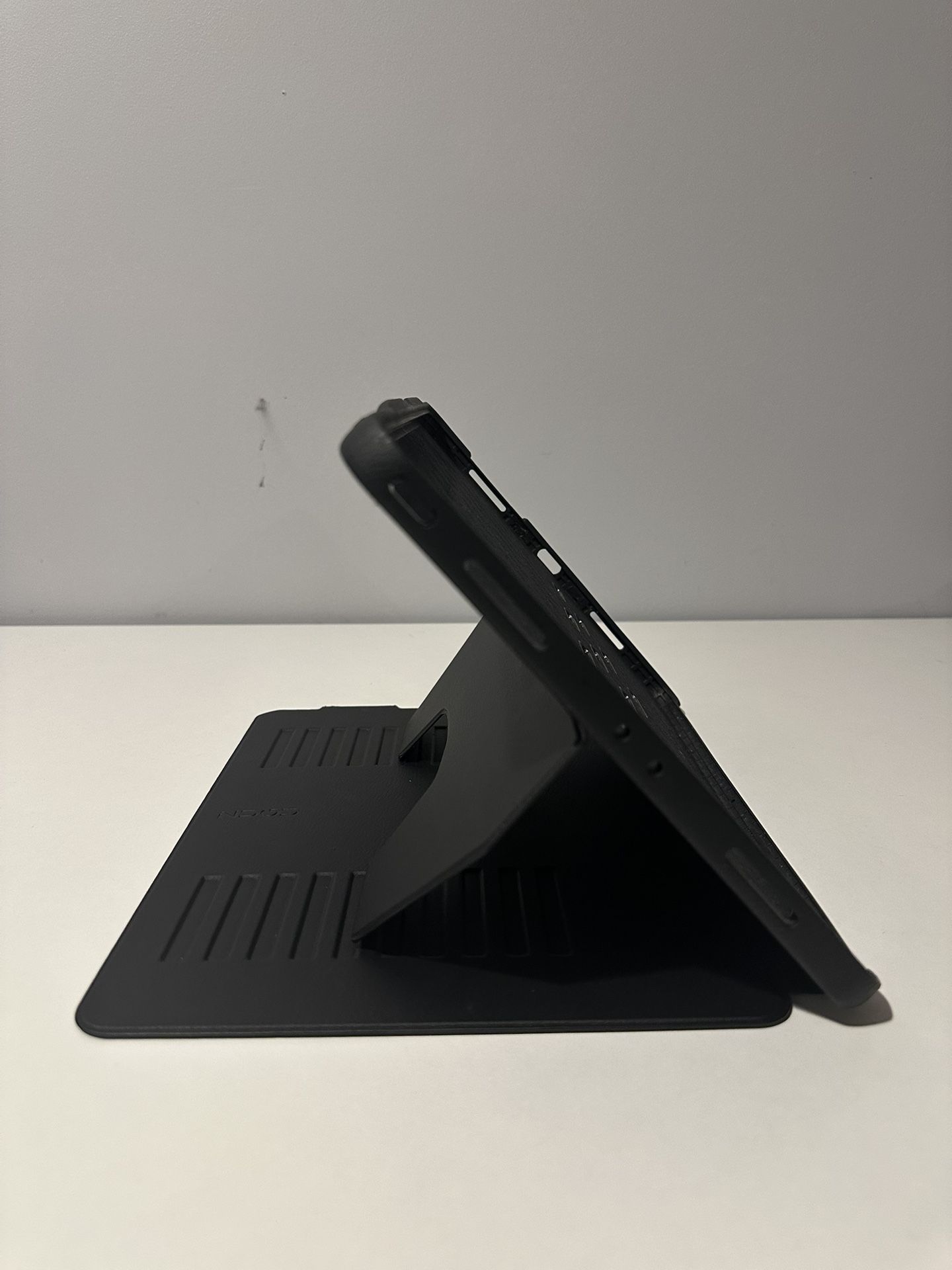 ZUGU Adjustable Case For 12.9 Inch iPad Pro 6th Gen With Wireless Apple Pencil Comparability