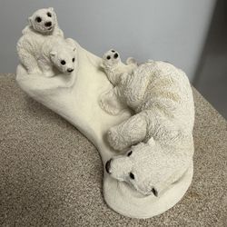 Classic Design  Polar Bear