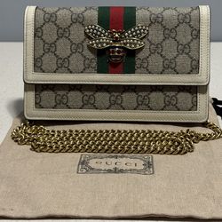 Gucci Queen Margaret GG Supreme Wallet on Chain