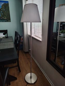 Floor lamp