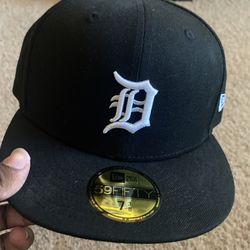 Lids Black Cap