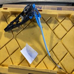 2018 – 2022 BMW X2 F39 FRONT LEFT DRIVER SIDE Exterior Door Handle Carrier OEM