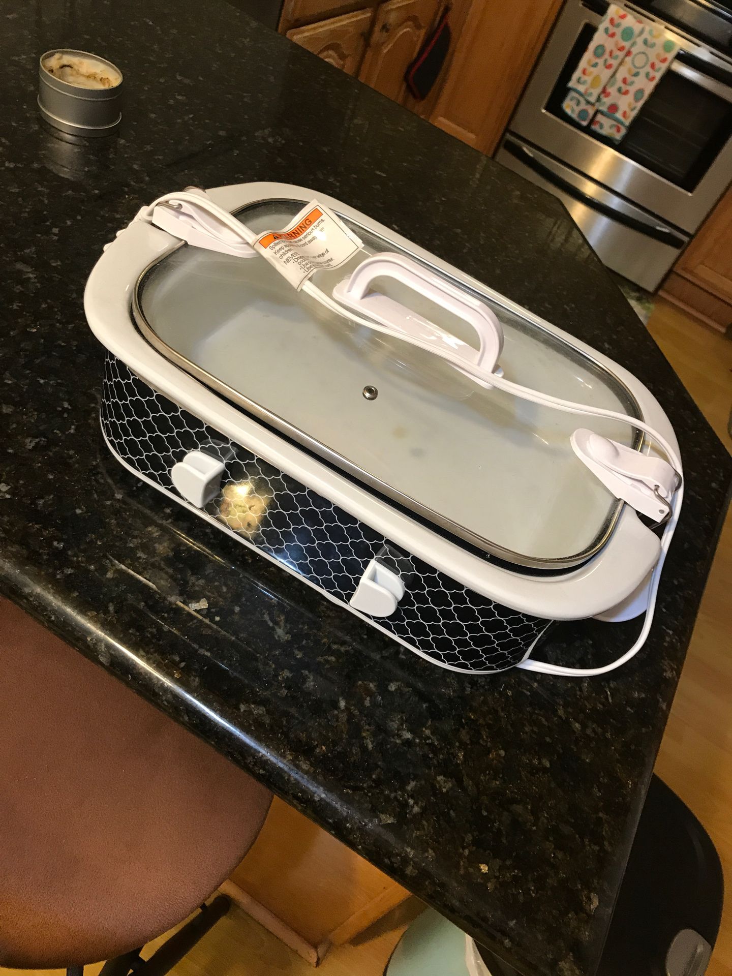Slow cooker