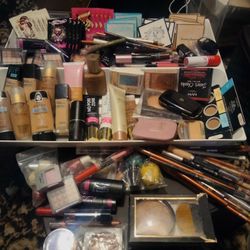 Large Name Brand Cosmetics And Designer Perfume Sample Lot