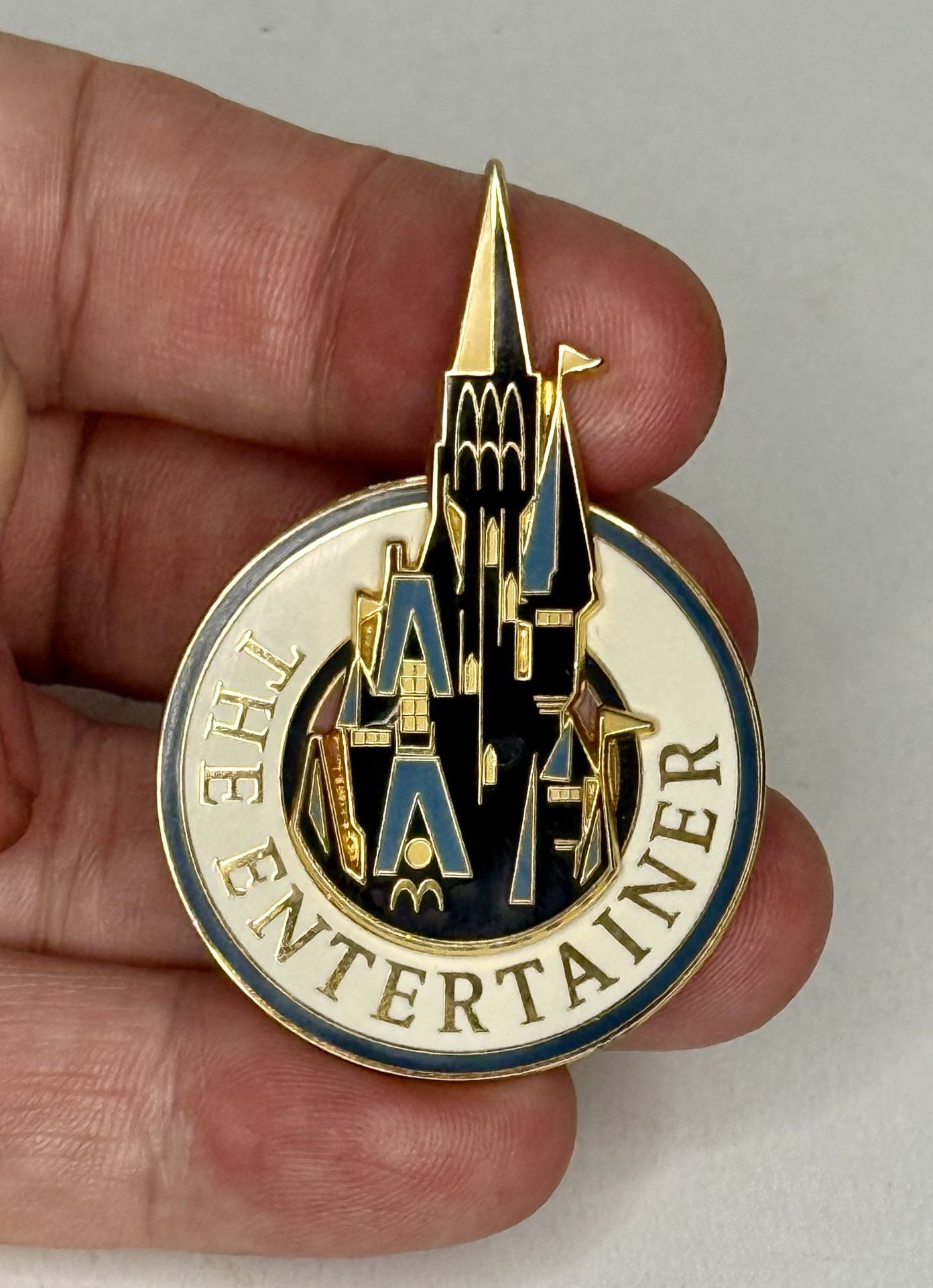 RARE OLD LE Celebrating Life Walt Disney pin The Entertainer Cinderella Castle