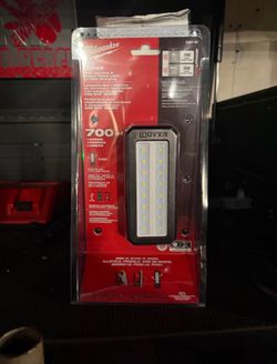 Milwaukee M12 ROVER Service and Repair Flood Light with USB Charging