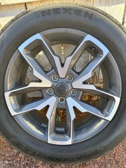 2024 jeep wrangler 4XE stock wheels and tires