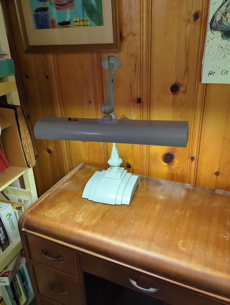 Vintage Long Arm Adjustable Desk/Drafting Light