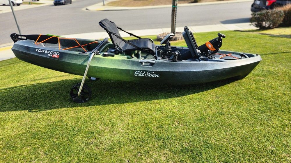 Kayak Old town Topwater Pdl 106 for Sale in Pumpkin Center, CA OfferUp