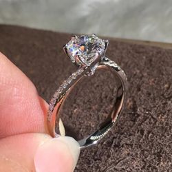 Ladies, Beautiful One Carat Solitaire Sizes 78 And 10 $30 Each