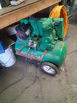 Speedaire Cast Iron Series Air Compressor