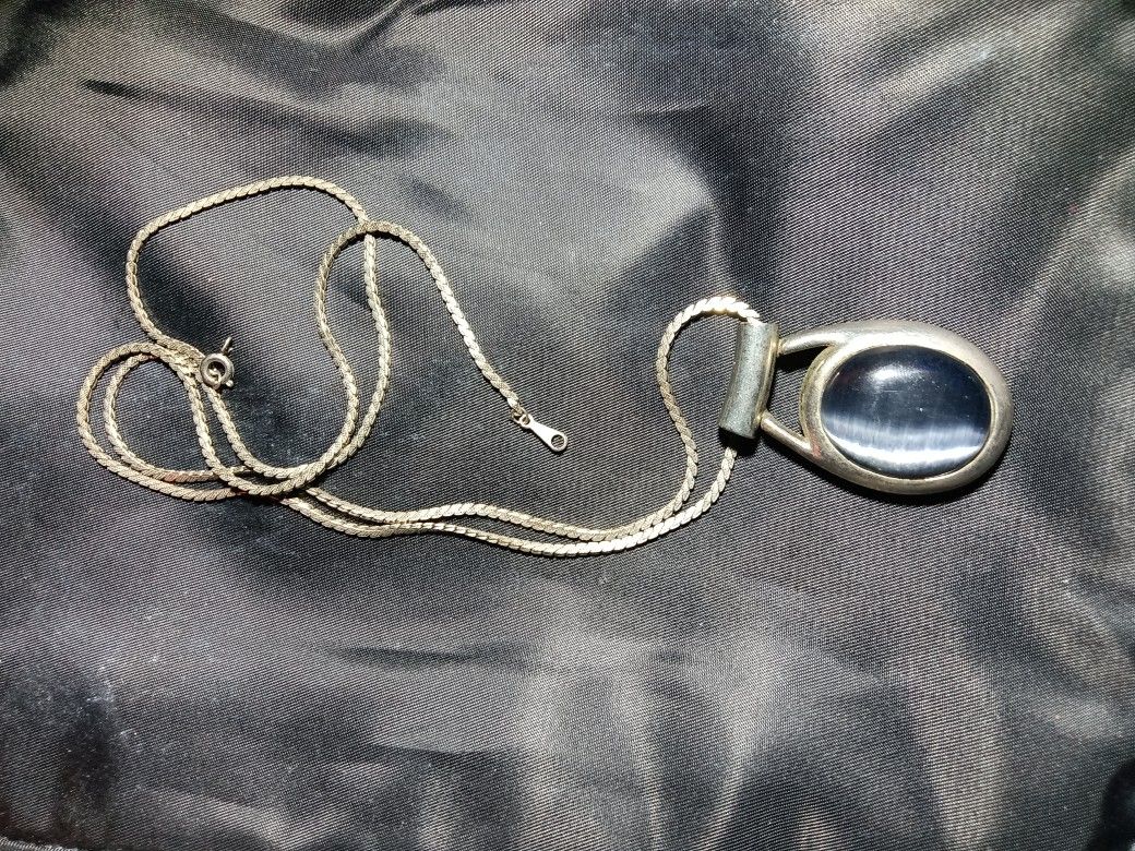 Cats Eye Pendant 